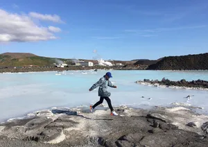 吴青峰帅气旅拍图片_10