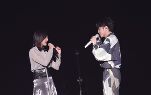 吴青峰帅气舞台照图片