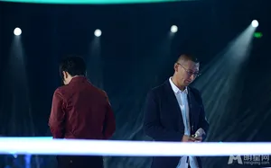 那英邀请吴青峰担任中国好声音梦想导师_2