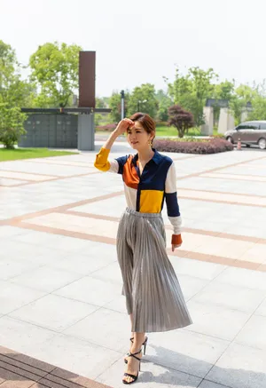Ella陈嘉桦性感街拍图片_2