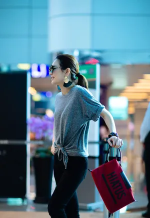 Ella陈嘉桦性感街拍图片_5