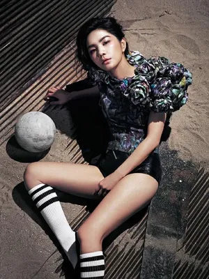 Ella陈嘉桦运动风时尚性感写真大片_4