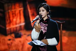 贾静雯《声临其境》旗袍妩媚迷人图片