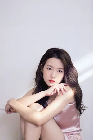 陈语安白皙肌肤性感杂志大片写真图片