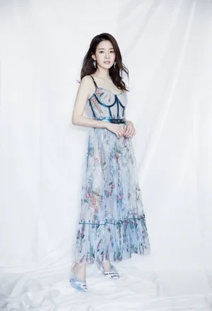 陈语安抹胸吊带裙美艳活动写真图片  陈语安图片_4