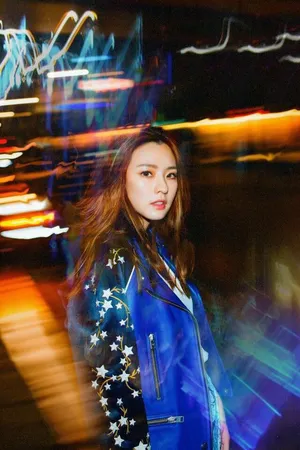 陈语安炫酷光影写真图片  陈语安图片_5