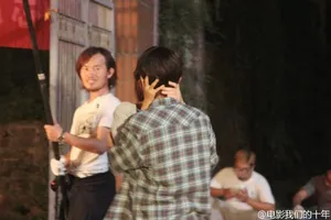 我们的十年赵丽颖鬼鬼吴映洁片场玩亲亲女神搞怪四连拍