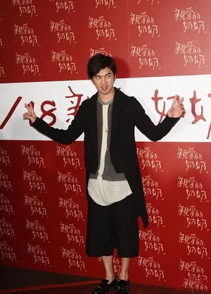 陈柏霖林依晨再度合体 为导演瞿友站台_2