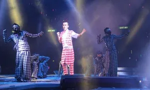 古惑五仔香港红磡演唱会 陈小春应采儿甜蜜互动_6