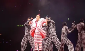 古惑五仔香港红磡演唱会 陈小春应采儿甜蜜互动_16