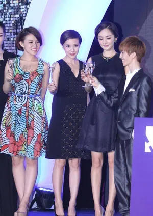 杨幂郭采洁郭碧婷优雅亮相小时代首映会图片_8