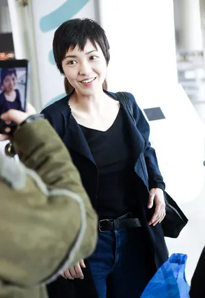 郭采洁机场清爽短发写真图片_2