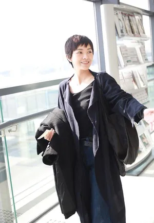 郭采洁机场清爽短发写真图片_3