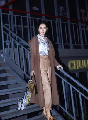 郭碧婷最新深夜时尚街拍写真图片