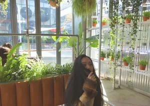 郭碧婷植物园甜美私服写真图片