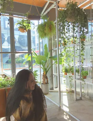 郭碧婷植物园甜美私服写真图片