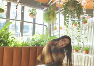郭碧婷植物园甜美私服写真图片_2