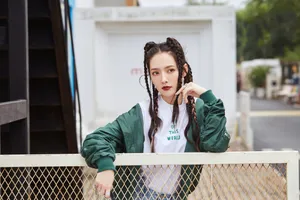 郭碧婷大胆脏辫造型帅气写真图片_6