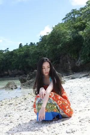 郭碧婷吊带裙海边清凉写真图片  郭碧婷图片