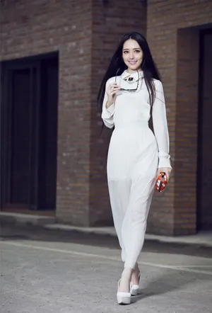 气质女神郭碧婷时尚街拍图片 驾机车帅气十足_5