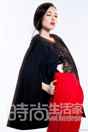 气质女神郭碧婷冷艳红唇时尚大片摄影图片
