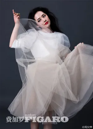 气质女神郭碧婷冷艳红唇时尚大片摄影图片_5