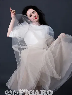 郭碧婷全新费加罗写真图片 妹花女神高贵浪漫_2