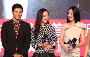 妹花郭碧婷清新亮相 力压杨幂女神范十足_2