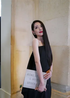 郭碧婷亮相巴黎时装周图片 百变造型获赞东方美_7