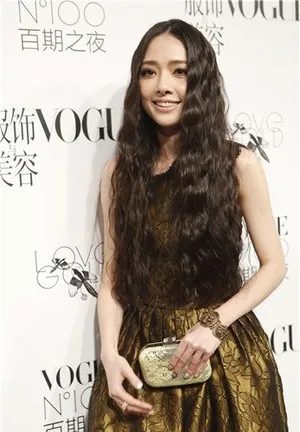 郭碧婷现身Vogue百期之夜 似真人芭比图片_3