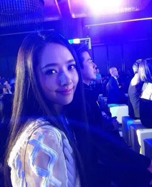 郭碧婷同性恋女友曝光 与比比蓝亲密合照图片_2