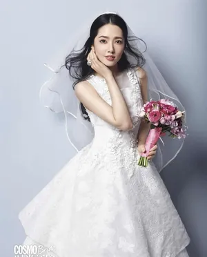 郭碧婷婚纱披身 唯美新娘写真图片曝光_3