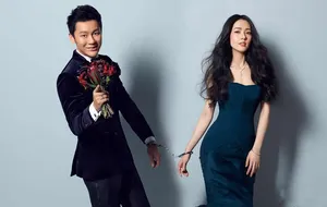 李晨图片郭碧婷甜蜜撕名牌幸福婚纱写真图片面部现唇印_4