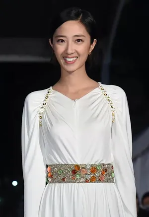 桂纶镁白色长裙活动现场写真图片_1