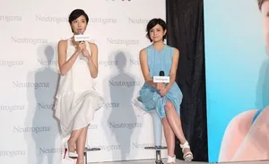 桂纶镁陈妍希同台亮相 暗自斗美比清纯_12