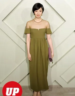 桂纶镁出席活动图片 露肩礼服性感迷人_3