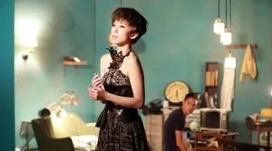 戴佩妮邀阮经天拍MV 耳鬓厮磨大玩暧昧
