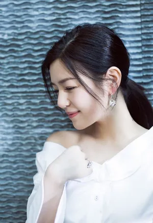 陈妍希衬衫半裙甜美少女风写真图片_3