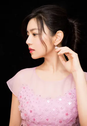 陈妍希甜美粉色长裙优雅性感写真图片_2