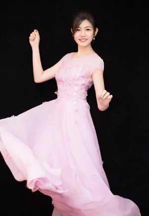 陈妍希甜美粉色长裙优雅性感写真图片_4