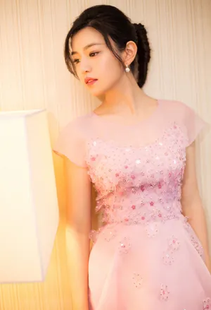 陈妍希甜美粉色长裙优雅性感写真图片_5
