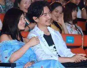 陈妍希陈晓出席活动甜蜜图片_2