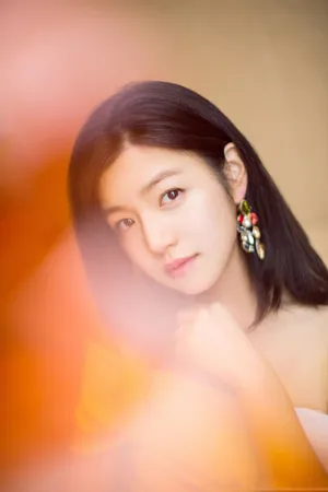 陈妍希小露香肩性感迷人写真图片第1张