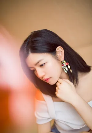 陈妍希小露香肩性感迷人写真图片_2