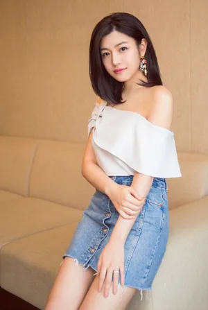 陈妍希小露香肩性感迷人写真图片_4