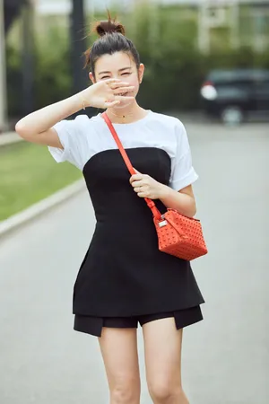 陈妍希抹胸清纯俏皮写真图片_4
