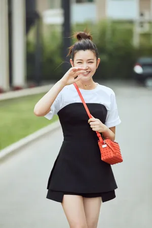 陈妍希抹胸清纯俏皮写真图片_5