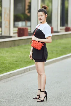 陈妍希抹胸清纯俏皮写真图片_7