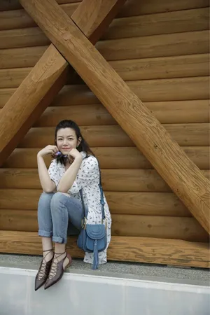 陈妍希清新甜美日本街拍图片