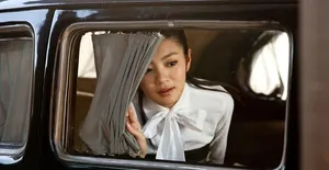 安以轩巩新亮李欣汝给野兽献花剧照图片_7